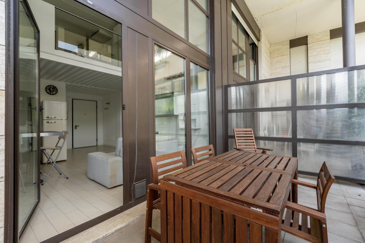 شقة Elegant Loft With Balcony! ميلان المظهر الخارجي الصورة