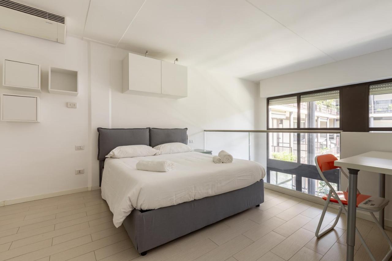 شقة Elegant Loft With Balcony! ميلان المظهر الخارجي الصورة