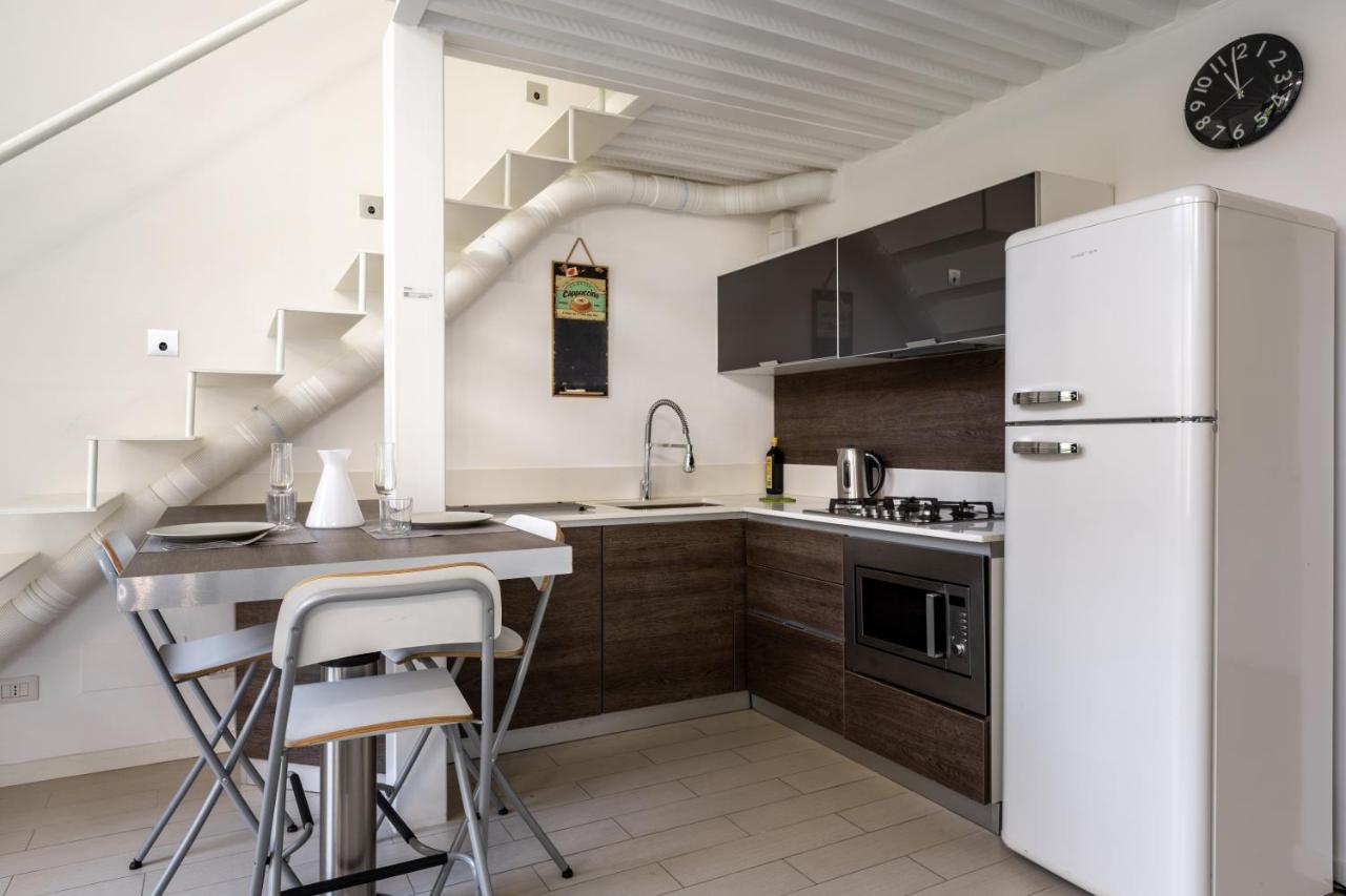 شقة Elegant Loft With Balcony! ميلان المظهر الخارجي الصورة